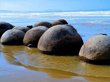 Moeraki Boulders